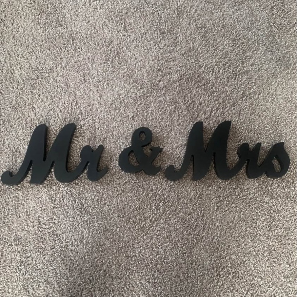 Black Mr & Mrs Decorative Sign